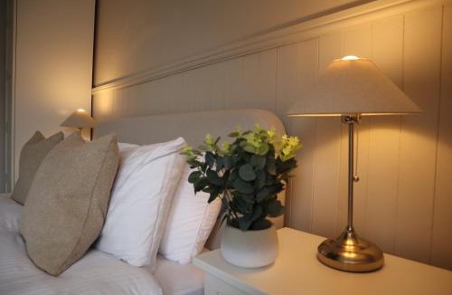 Irvine House | Harbourside Hotel