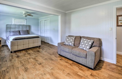 Harkers Island House | Harkers Island Home with Porch ~ 1 Mi to Marina!