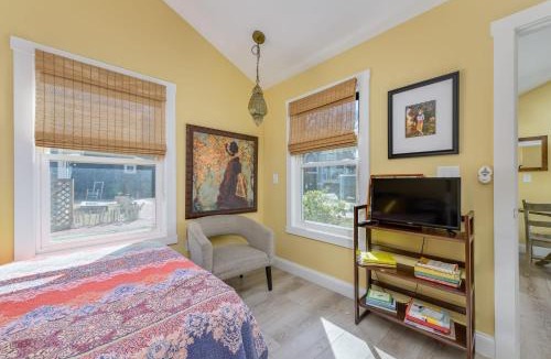 North Charlotte House | Harry's Tea House - Cozy Tiny Home near Noda