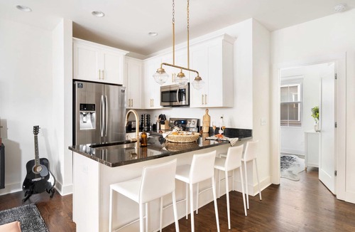 Chestnut Hill Cottage | Hart Suite 15 by Avantstay Gorgeous Town House w/Modern Amenities in Nashville!