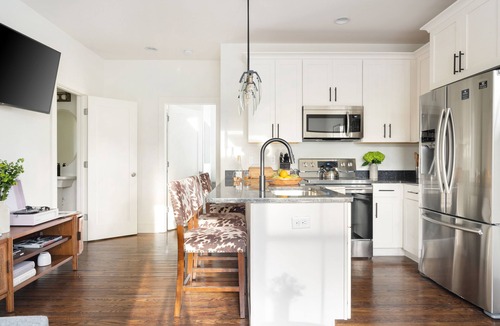 Chestnut Hill Apartment | Hart Suite 3 by AvantStay | Gorgeous Town House w/Modern Amenities!