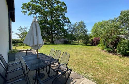 Honiton House | Harvest Moon