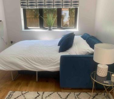 Claypole Apartment | Harvey Hideaway