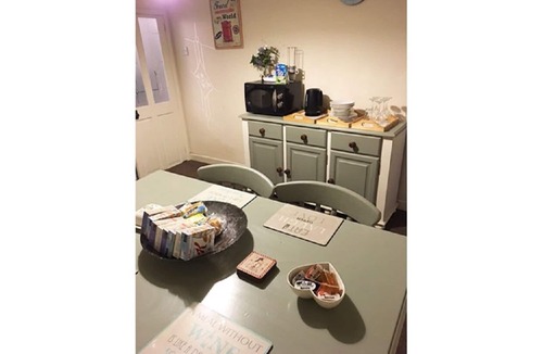 Lulsgate Bottom Bed & Breakfast | Hathway House