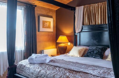 Storwood Villa | Havana Lodge - Still Rabbit - Hot Tub - Yorkshire