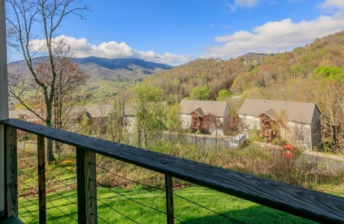 Seven Devils Condo | Hawks Peak 203- Entry level, Grandfather Mountain View