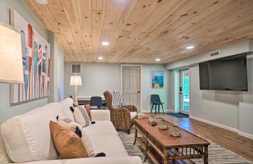 Hayesville House | Hayesville Lake Getaway with Balcony and Mtn Views!