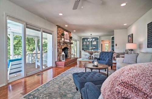 Hayesville House | Hayesville Lake Getaway with Balcony and Mtn Views!