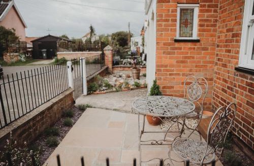 Knodishall House | Hazel's
