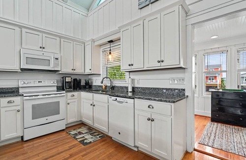 Holden Beach House | Heard the Waves - Comfortable, Cozy Oceanfront Beach Cottage!
