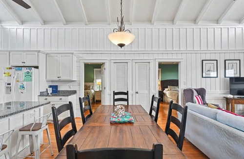 Holden Beach House | Heard the Waves - Comfortable, Cozy Oceanfront Beach Cottage!