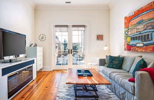Harleston Village Apartment | Heart of King St · Charming Condo· Private Balcony