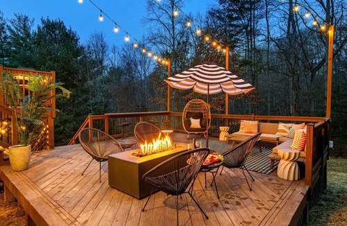 Hendersonville House | Heated Pool! 85" TV, Arcade, Firepit, Fast WiFi