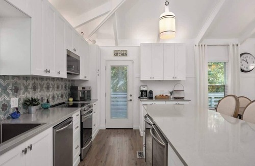 Southern Shores House | Heated Pool, Dog Friendly, Hot Tub, Walk to Beach