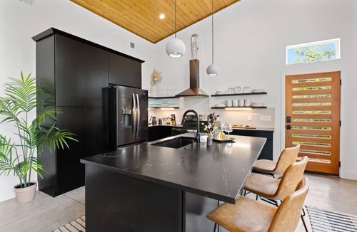 Weaverville House | Heated Pool + Hot Tubs + Cold Plunge | Events Allowed | 6BR Luxe Homes Sleeps 16
