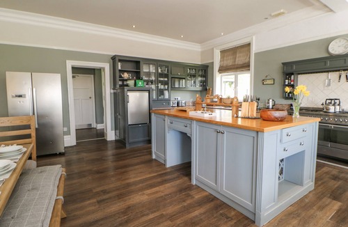 Middleton in Teesdale House | HEATHERBRAE, pet friendly, with hot tub in Middleton-In-Teesdale