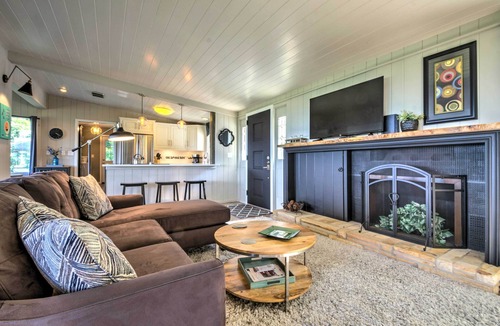 Laurel Park House | Hendersonville Home w/Views - 3 Mi to Downtown!