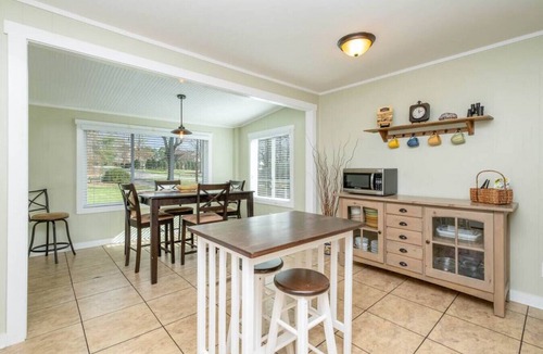 Troutman House | Heron’s Landing – Fire-pit, kayaks, & paddle board