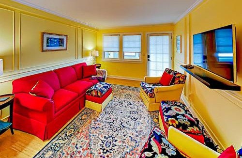 Downtown Asheville Apartment | Hiawassee W203