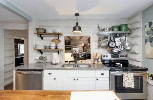 Gerton House | Hickory Creek Hideaway - A cozy mountain cabin
