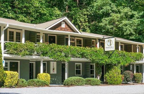 Chimney Rock Hotel | Hickory Falls Inn