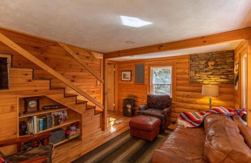Fleetwood House | Hidden Cabin on Old Field Creek