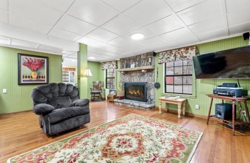 Franklin House | Hidden Creek Cabin