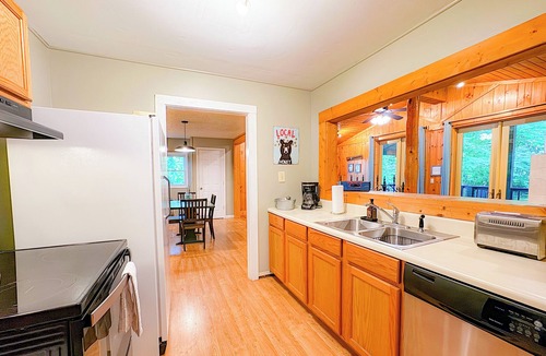 Whittier Cabin | Hidden Gem Cabin Near Cherokee & Bryson City | Secluded & Peaceful Setting