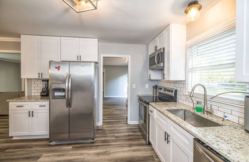 Kirkland House | Hidden Gem in Porters Neck with Hot Tub+Fire Pit