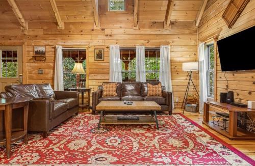 Alexander House | Hidden Pond by Carolina Mornings