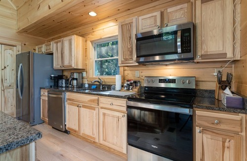 Cedar Mountain Cabin | Hideaway Cabin in Cedar Mountain | 2 Bed, 2 Bath