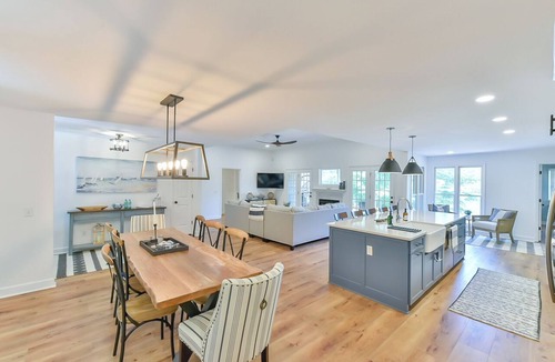 Roxboro House | Hideaway Haven - Hot Tub, Firepit & Private Dock