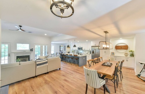Roxboro House | Hideaway Haven - Hot Tub, Firepit & Private Dock