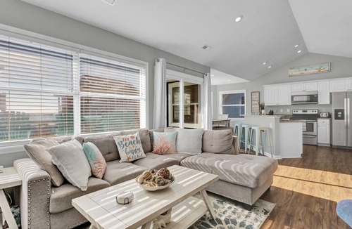 Village of Stump Sound House | Hideaway Heaven a 4bed/3.5bath Oceanfront Hot Tub