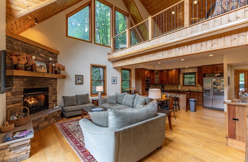 Seven Devils Cabin | Hideaway Mountain - On Seven Devils, Grandfather Mountain Views