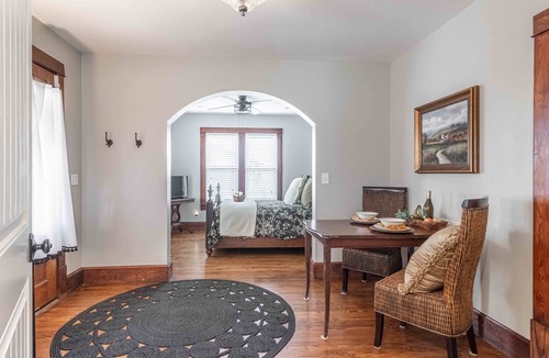 Hohenwald Bed & Breakfast | High Forest Guesthouse B&B - Historic Downtown Hohenwald