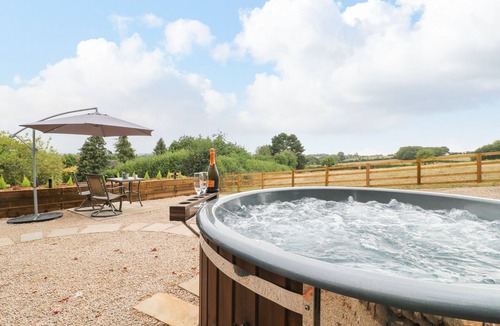 Ashbourne Cottage | High Grounds Shepherd's Hut