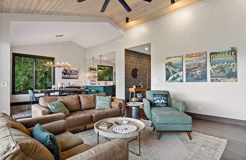 Laurel Ridge House | High Lake Lodge | Hot Tub & Mountain Views!
