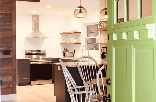 Highlands Cabin | High On the Hill - In Town Highlands!