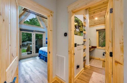 West Jefferson House | High Peak at West Jefferson A Frame