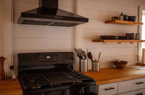 Southmont Cabin | High Rock lakefront escape-dock, firepit, kayak, paddle board, fishing, swimming