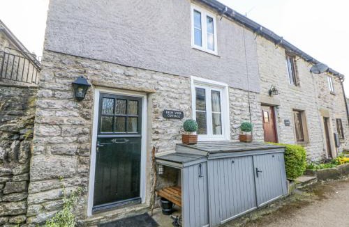 Castleton House | High View Cottage