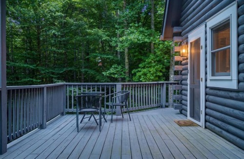 Cullowhee House | Highlands Cabin Retreat w Deck and Fire Pit