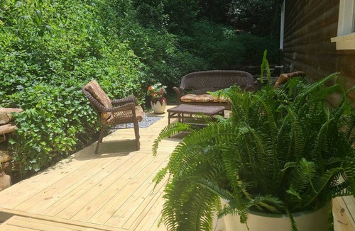 Mirror Lake Cottage | Highlands, NC - Cozy fireplace 3 min to posh Main Street, or majestic Dry Falls!