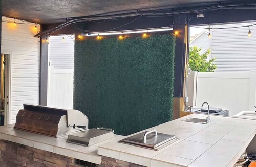 Ash House | HIGHLY REVIEWED Family Vacation Destination! PRIVATE Pool/Hot Tub/Elevator