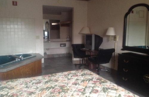 Mocksville Hotel | HighWay Inn
