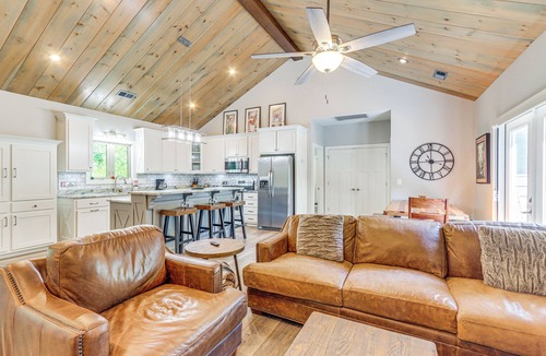 Tarheel House | Hike, Fish & Kayak: Murphy Gem w/Deck & Fire Pit