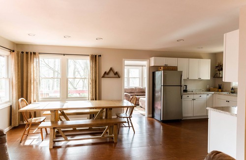 Newland Cabin | Hike, fish, swim & ski! Close to Grandfather Mountain, skiing & Linville Falls