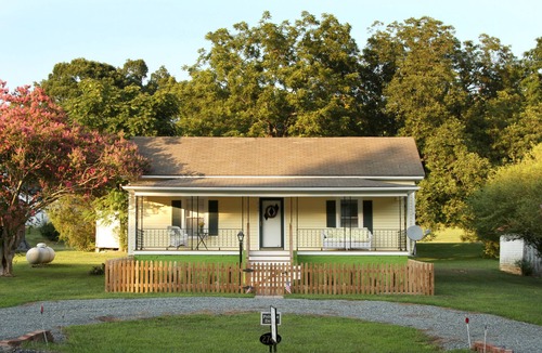 Pinnacle Cottage | Hikers Nest At Pilot Mountain