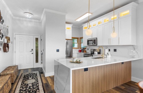 Mountain Air Condo | Hiking On-Site: Mtn-View Burnsville Condo!